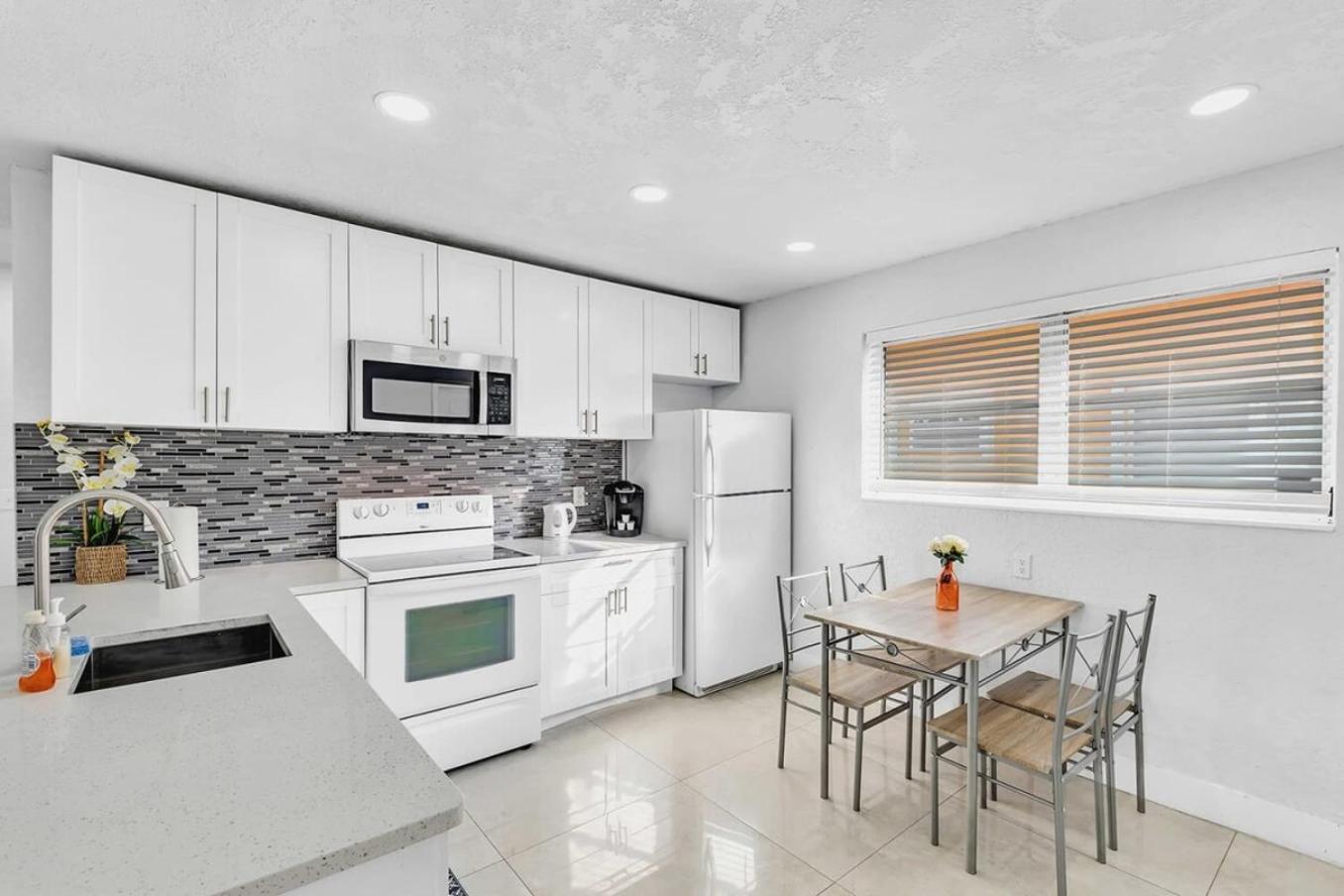 2 Bdrm Modern House Mins From Beach & Casino Hb1 Hallandale Beach Exterior foto